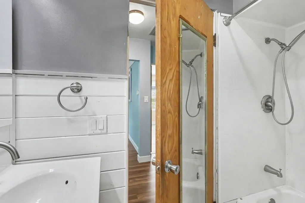 1109 Pacelli Street Saginaw Charter Township MI 48638