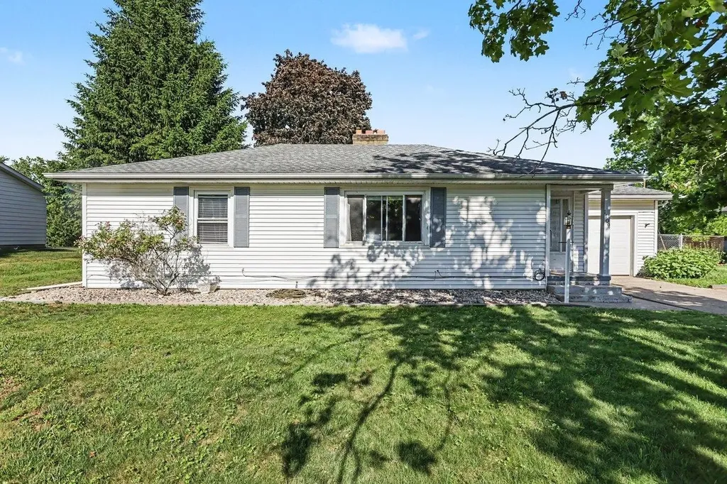 1109 Pacelli Street Saginaw Charter Township MI 48638