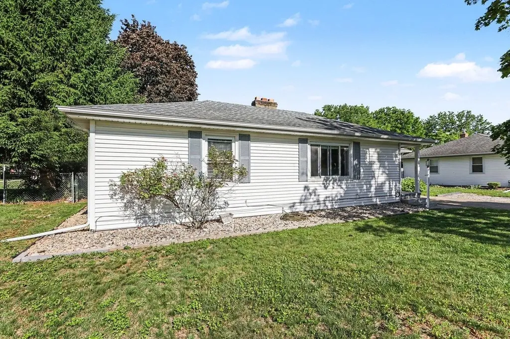 1109 Pacelli Street Saginaw Charter Township MI 48638