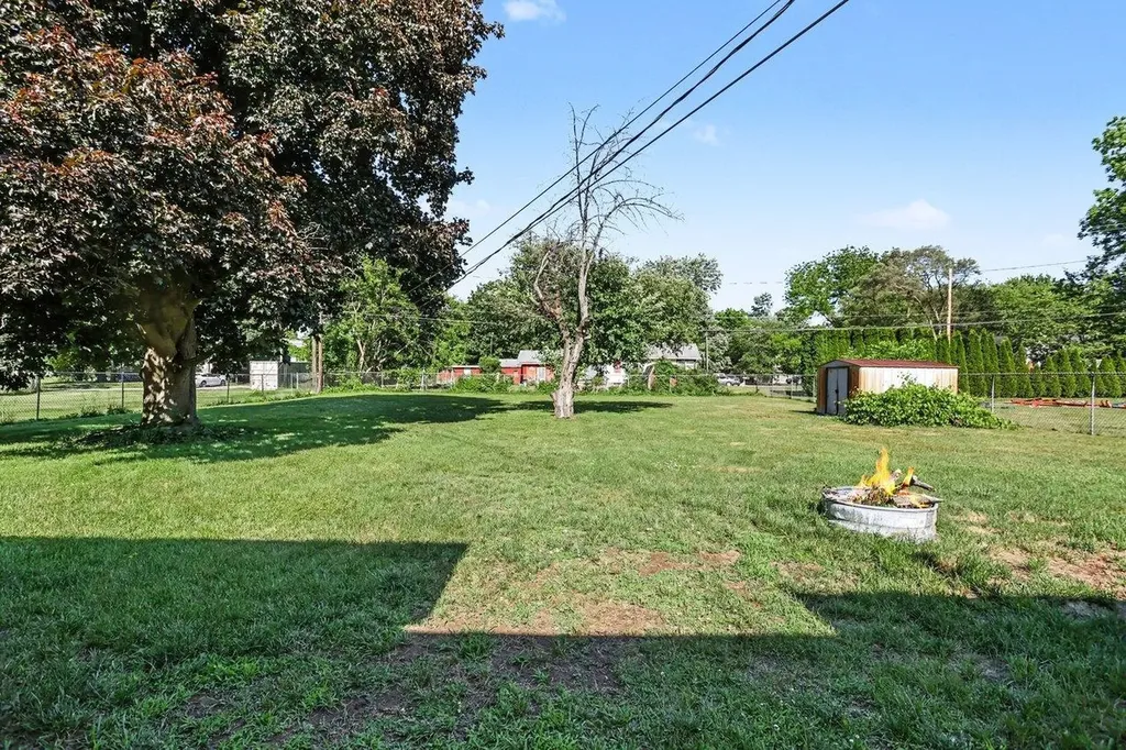 1109 Pacelli Street Saginaw Charter Township MI 48638