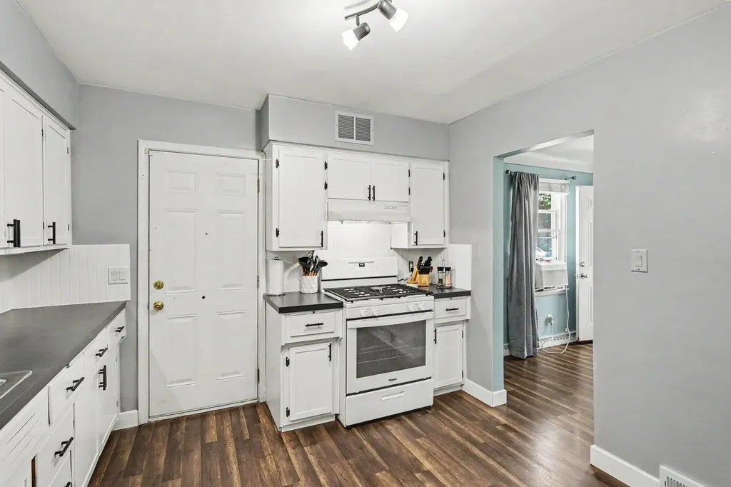 1109 Pacelli Street Saginaw Charter Township MI 48638