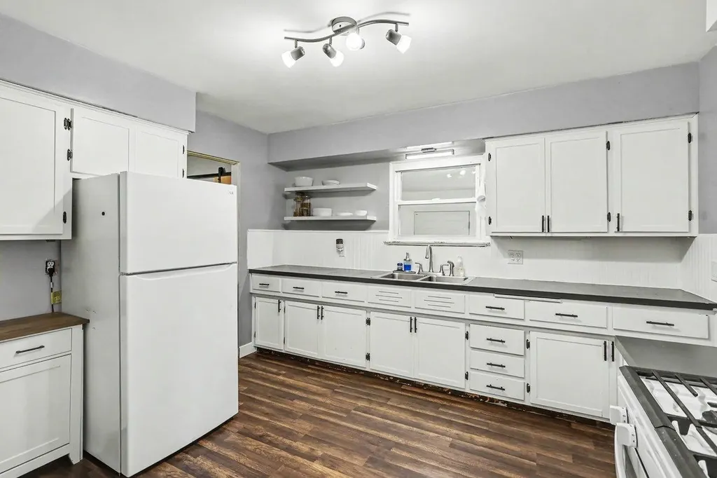 1109 Pacelli Street Saginaw Charter Township MI 48638