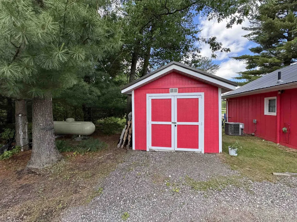 2008 Greenwood Road Mills Township MI 48756