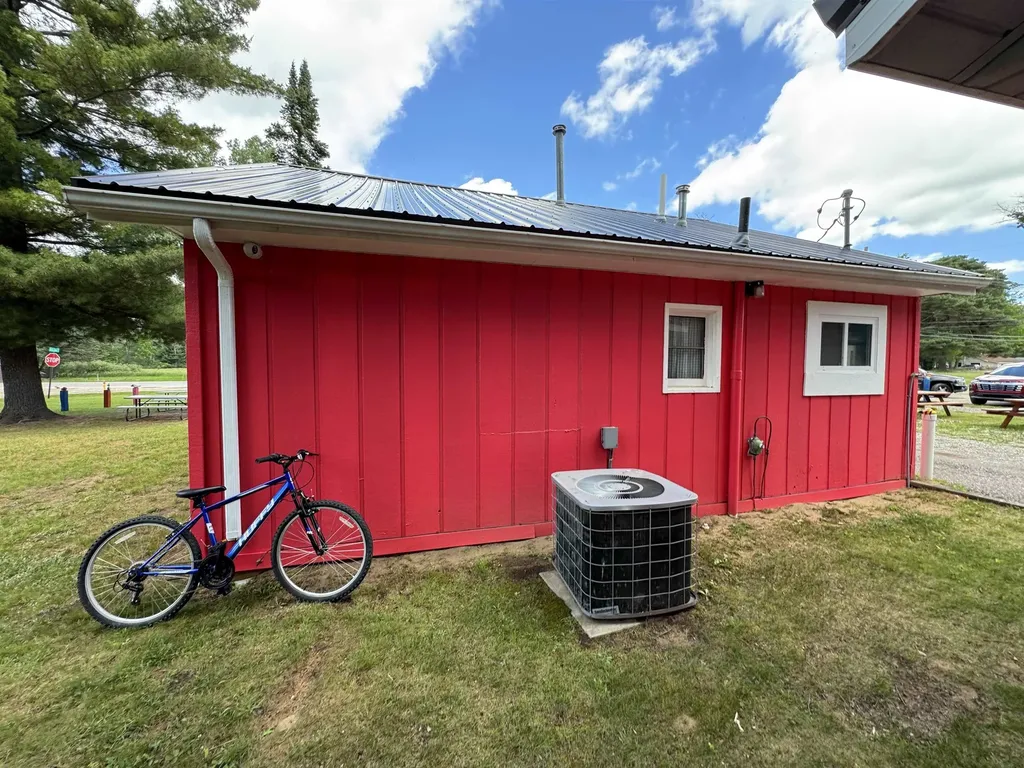 2008 Greenwood Road Mills Township MI 48756