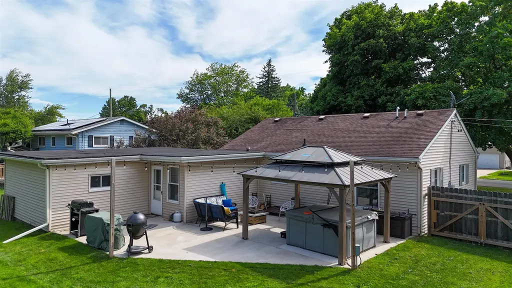 309 N 2nd Street Shepherd Village MI 48883