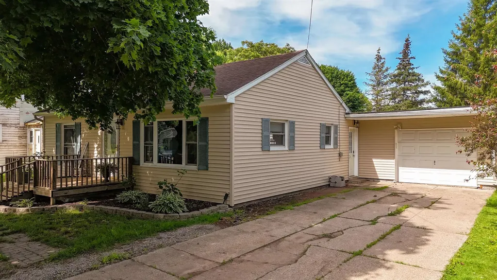 309 N 2nd Street Shepherd Village MI 48883