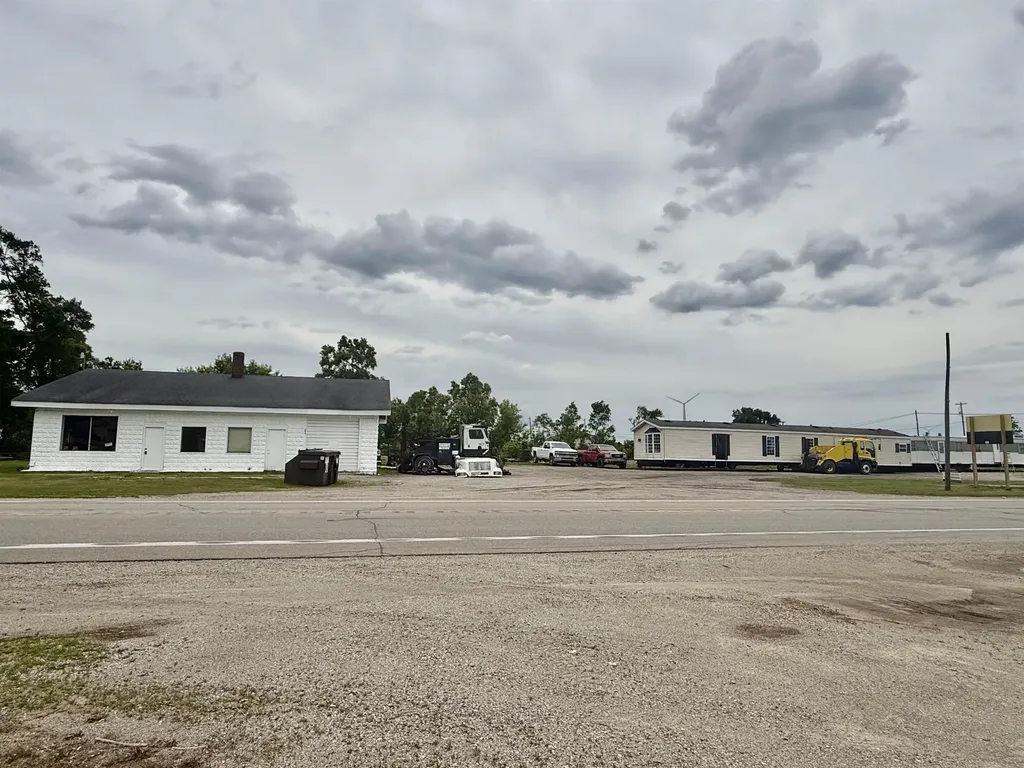 505 W Saginaw Street Breckenridge Village MI 48615