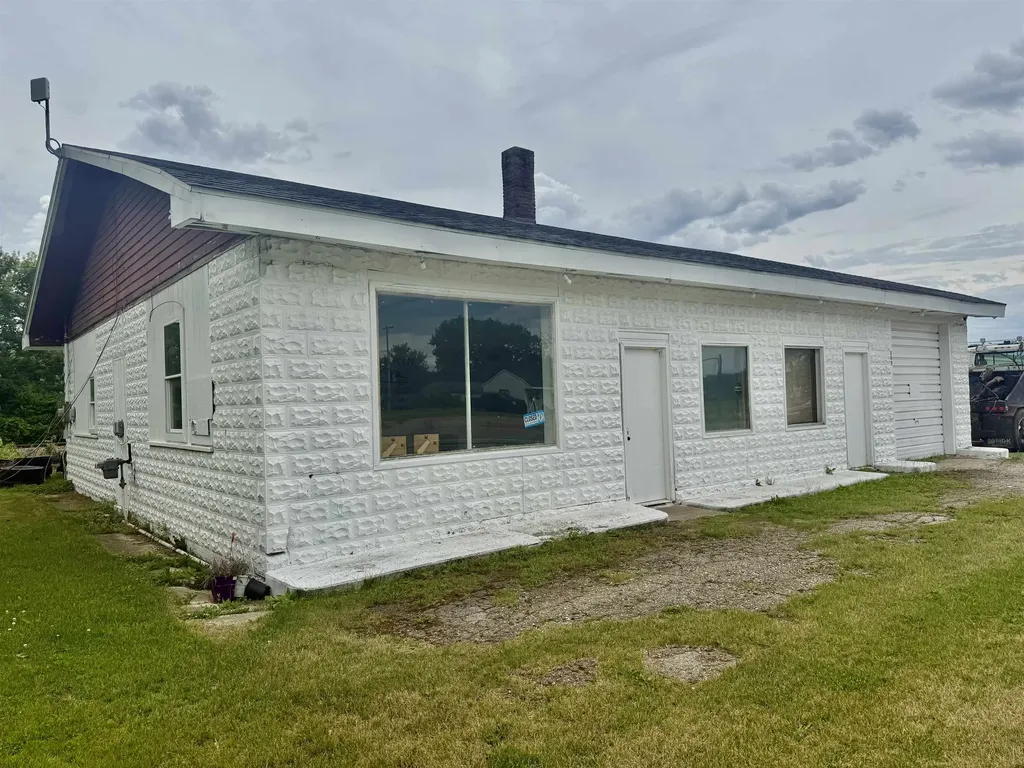 505 W Saginaw Street Breckenridge Village MI 48615