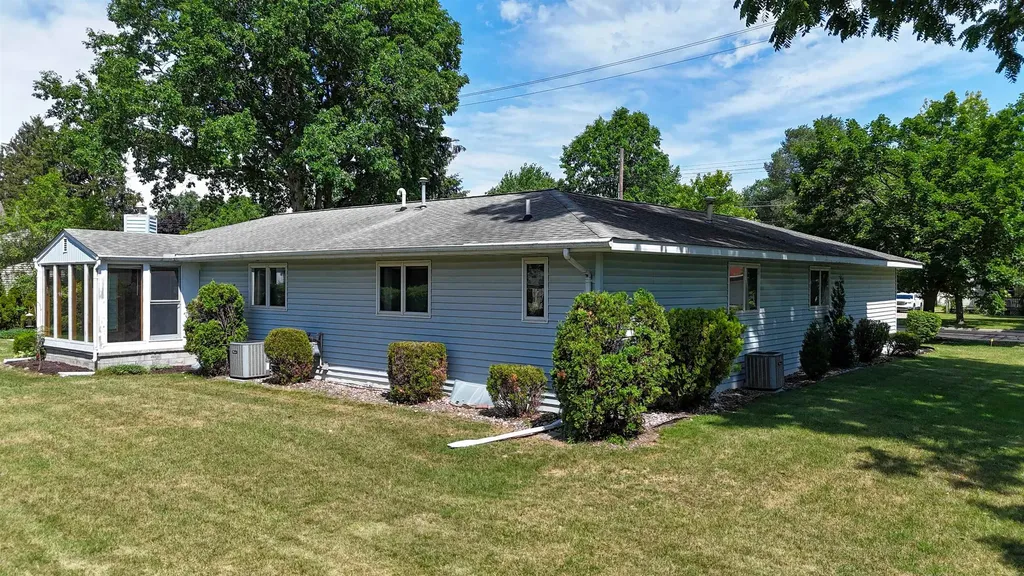 1428 E Broadway Street Mt. Pleasant City MI 48858