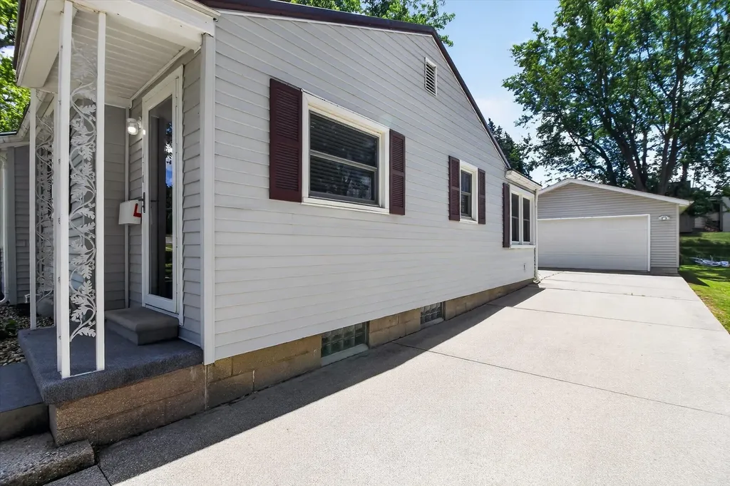 510 E Saginaw Street St. Louis City MI 48880