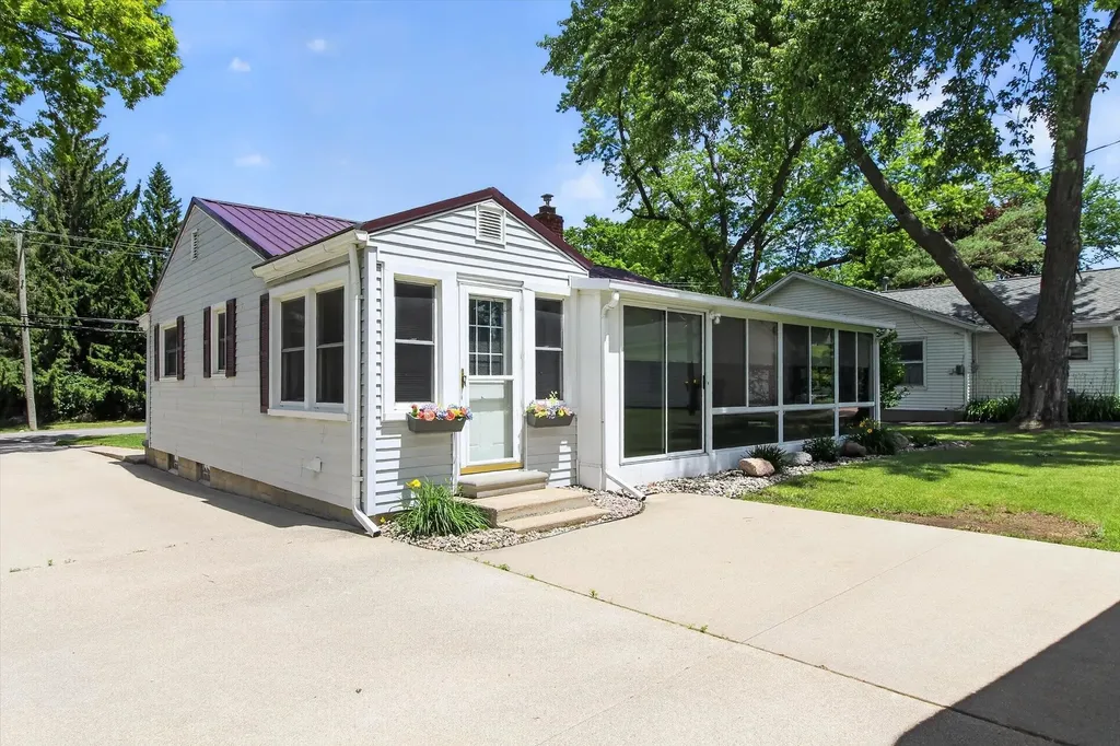 510 E Saginaw Street St. Louis City MI 48880