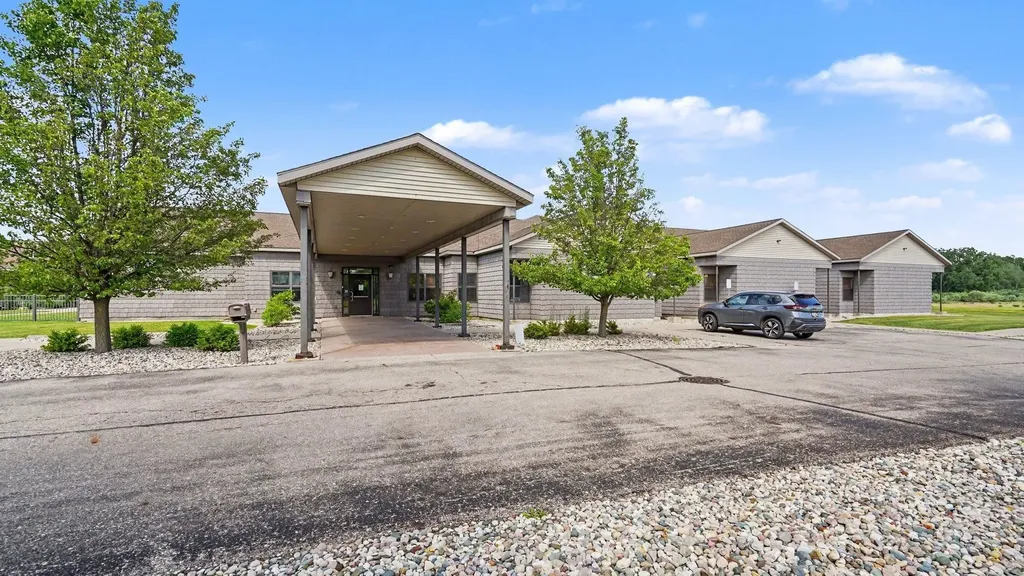 842 W Warwick Drive Alma City MI 48801