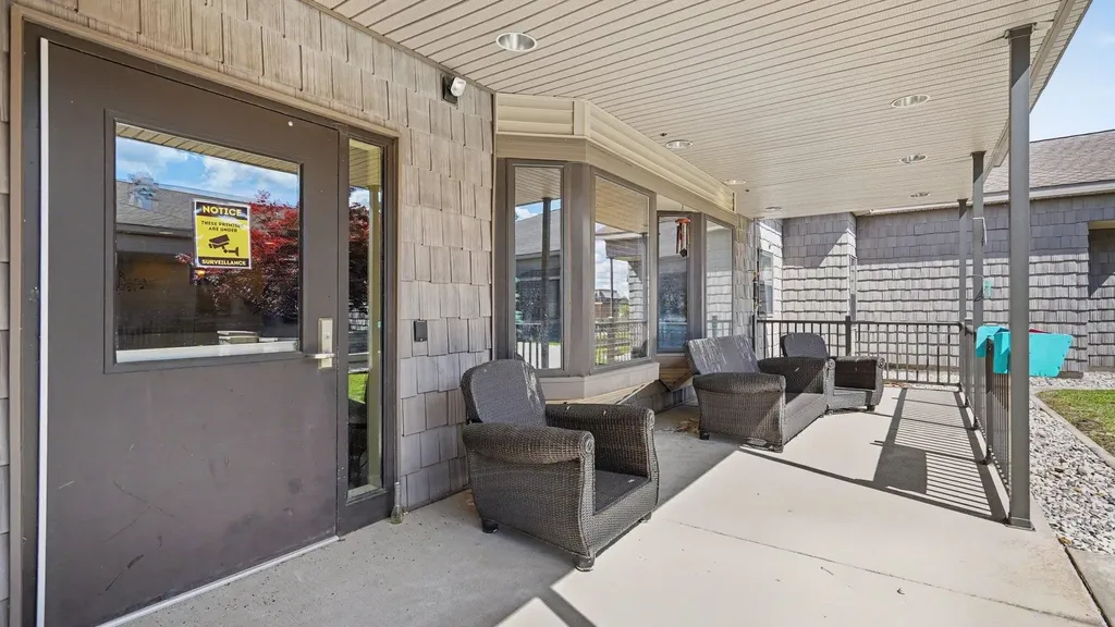 842 W Warwick Drive Alma City MI 48801