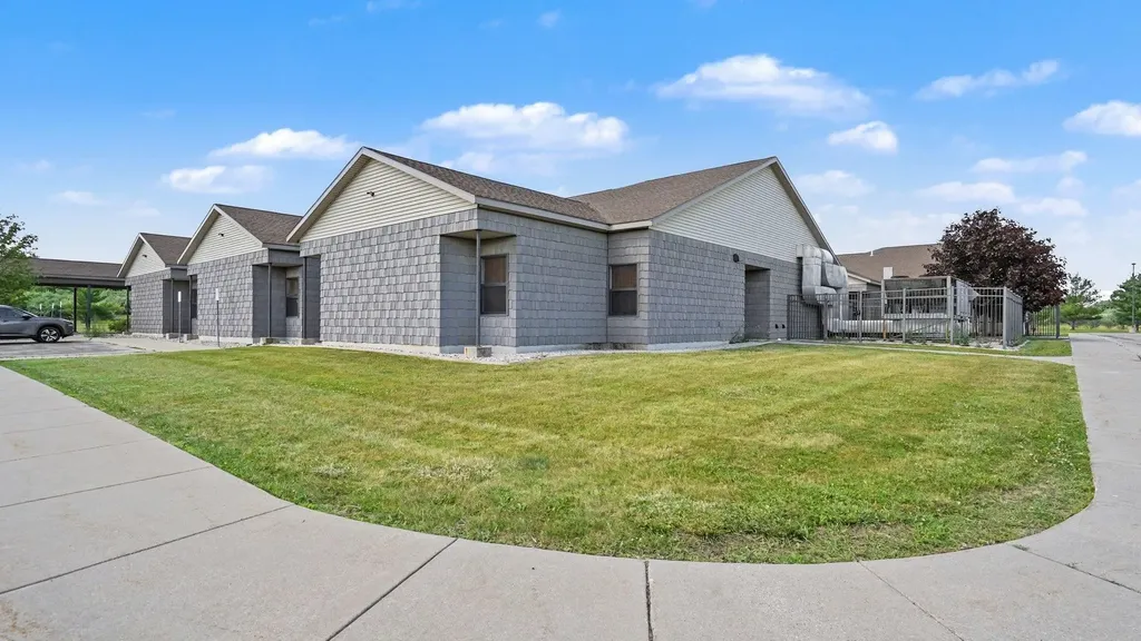 842 W Warwick Drive Alma City MI 48801