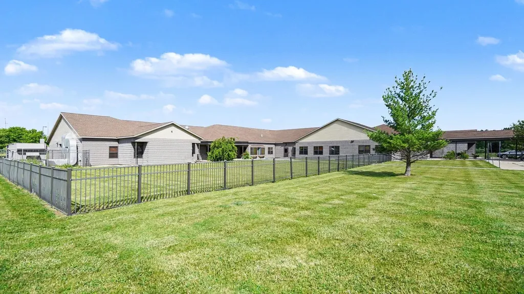 842 W Warwick Drive Alma City MI 48801