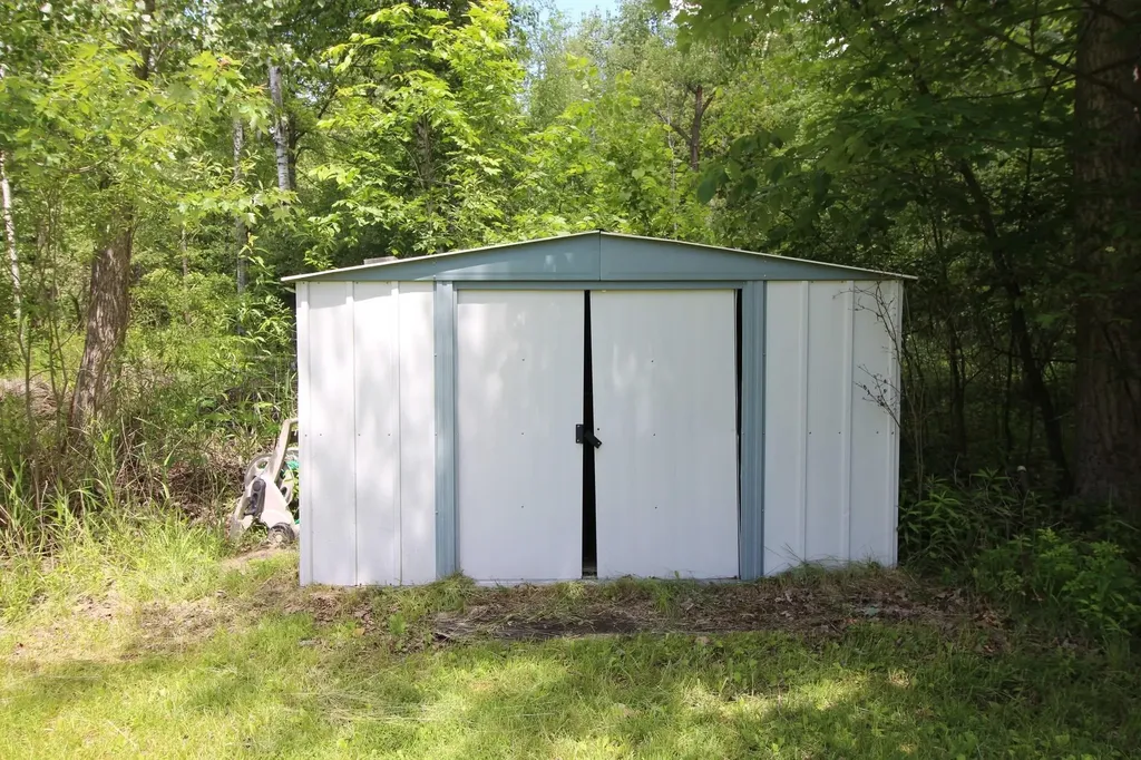 11571 E Deerfield Road Chippewa Township MI 48883