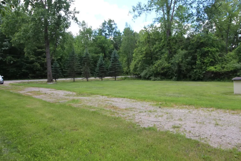 11571 E Deerfield Road Chippewa Township MI 48883