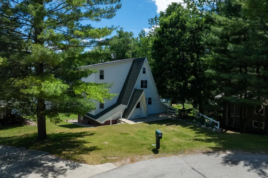 1032 Crown Point Drive Sherman Township MI 48893