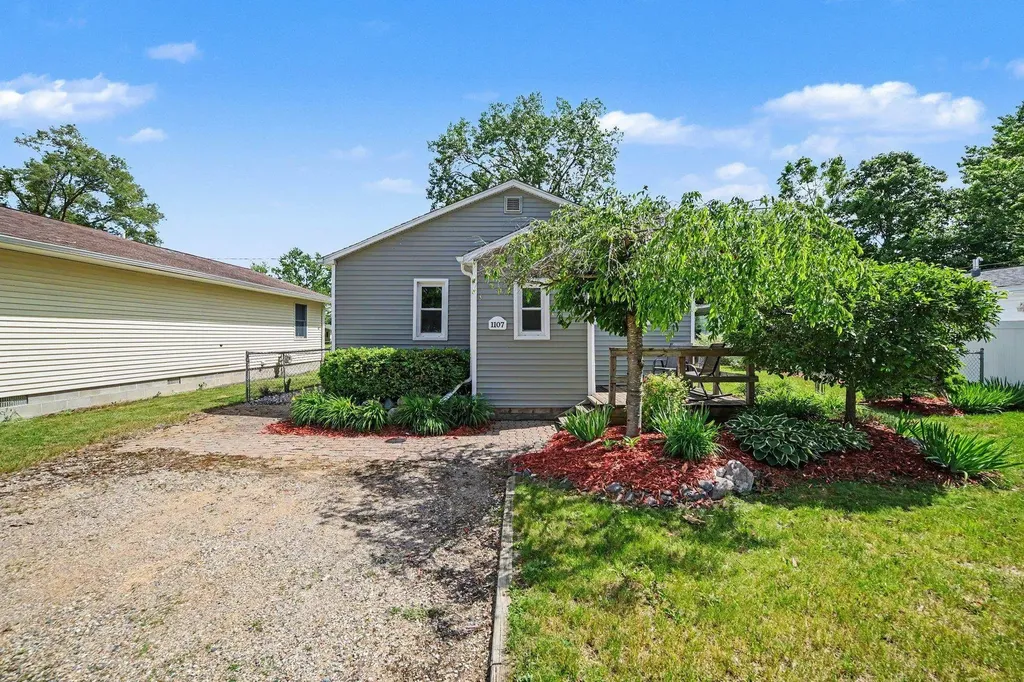 1107 Ward Street Mt. Pleasant City MI 48858