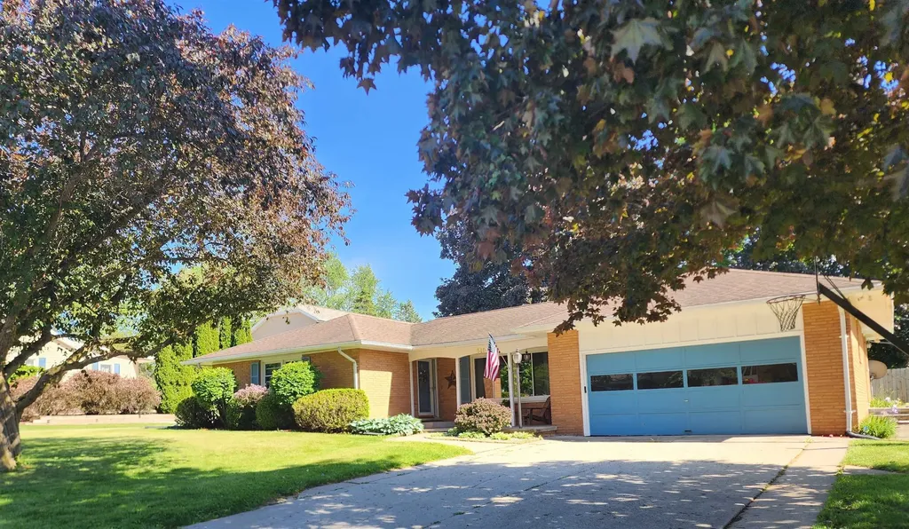 540 Fairlane Drive Alma City MI 48801