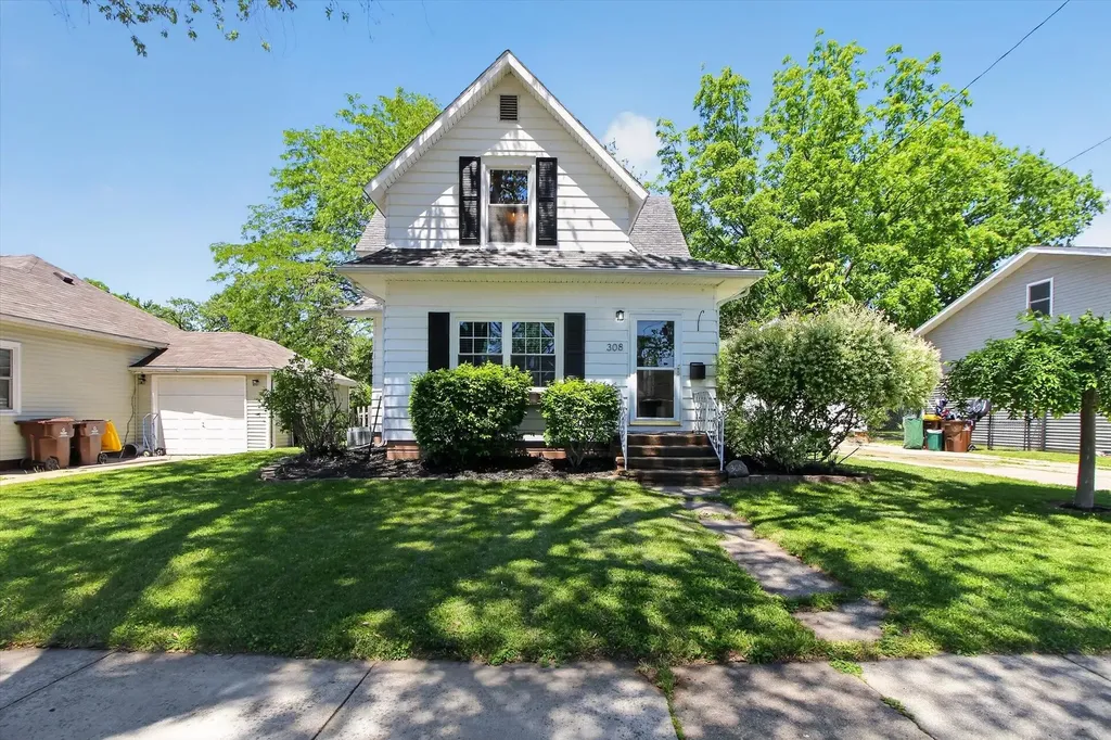 308 Orchard Street Alma City MI 48801