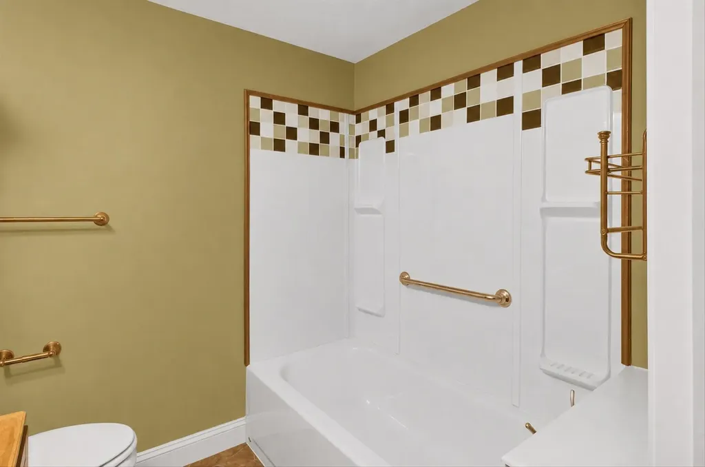 308 Orchard Street Alma City MI 48801