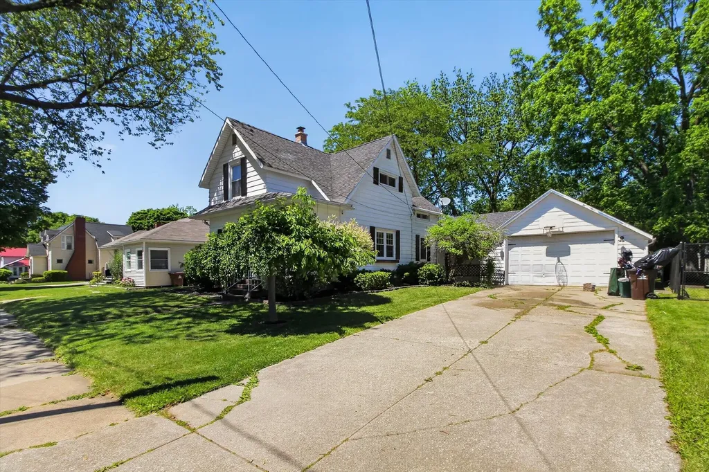 308 Orchard Street Alma City MI 48801
