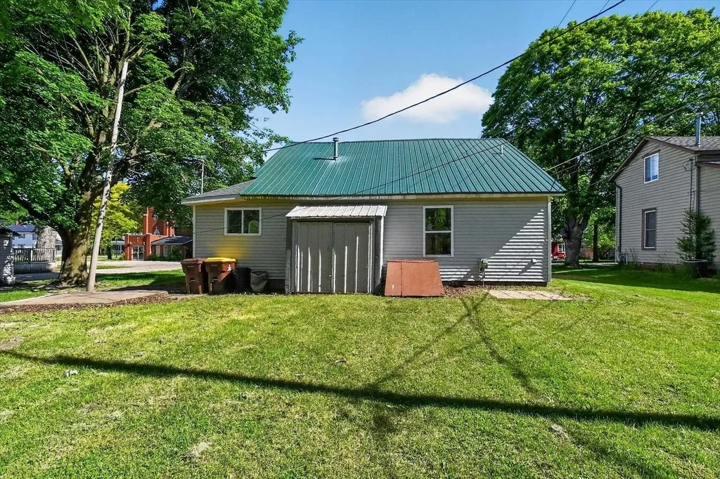 110 E Tyrell Street St. Louis City MI 48880