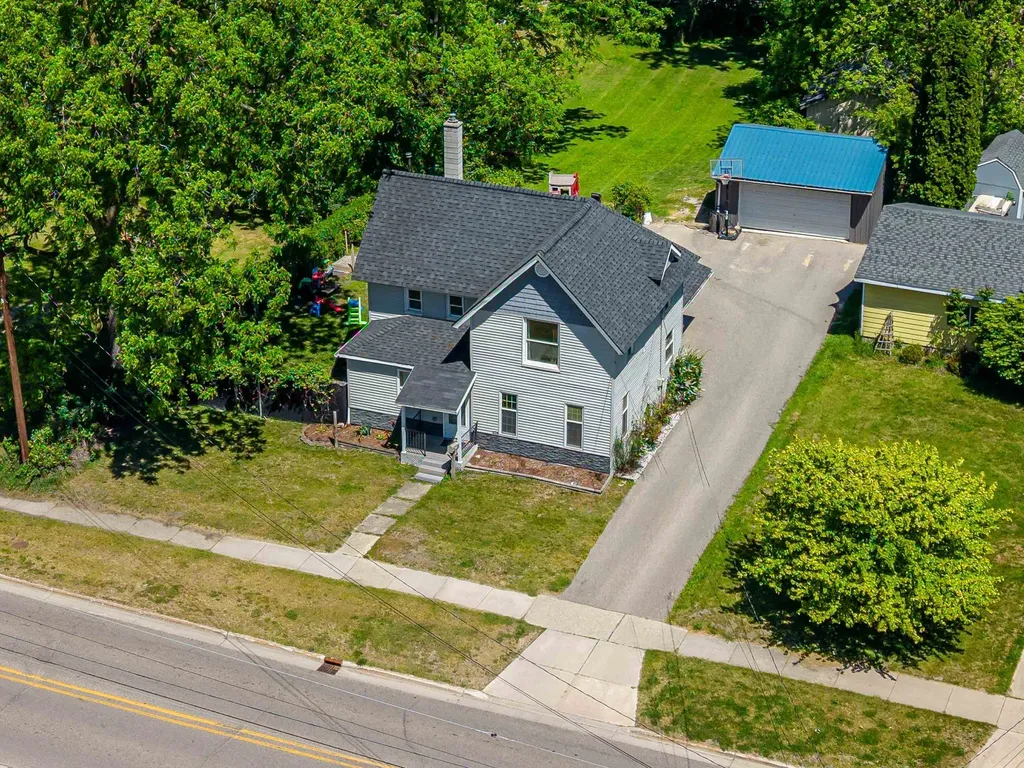 329 Ely Street Alma City MI 48801