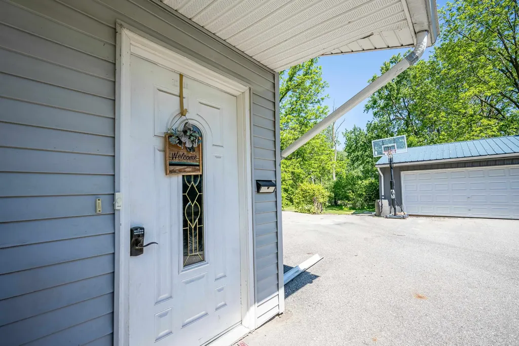 329 Ely Street Alma City MI 48801