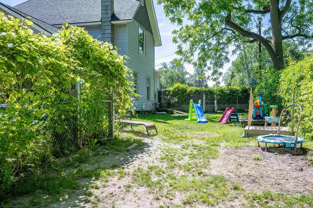 329 Ely Street Alma City MI 48801