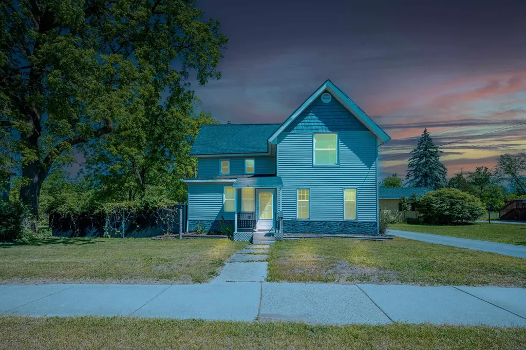 329 Ely Street Alma City MI 48801