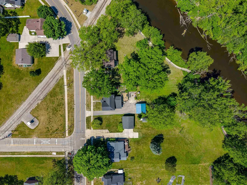 329 Ely Street Alma City MI 48801