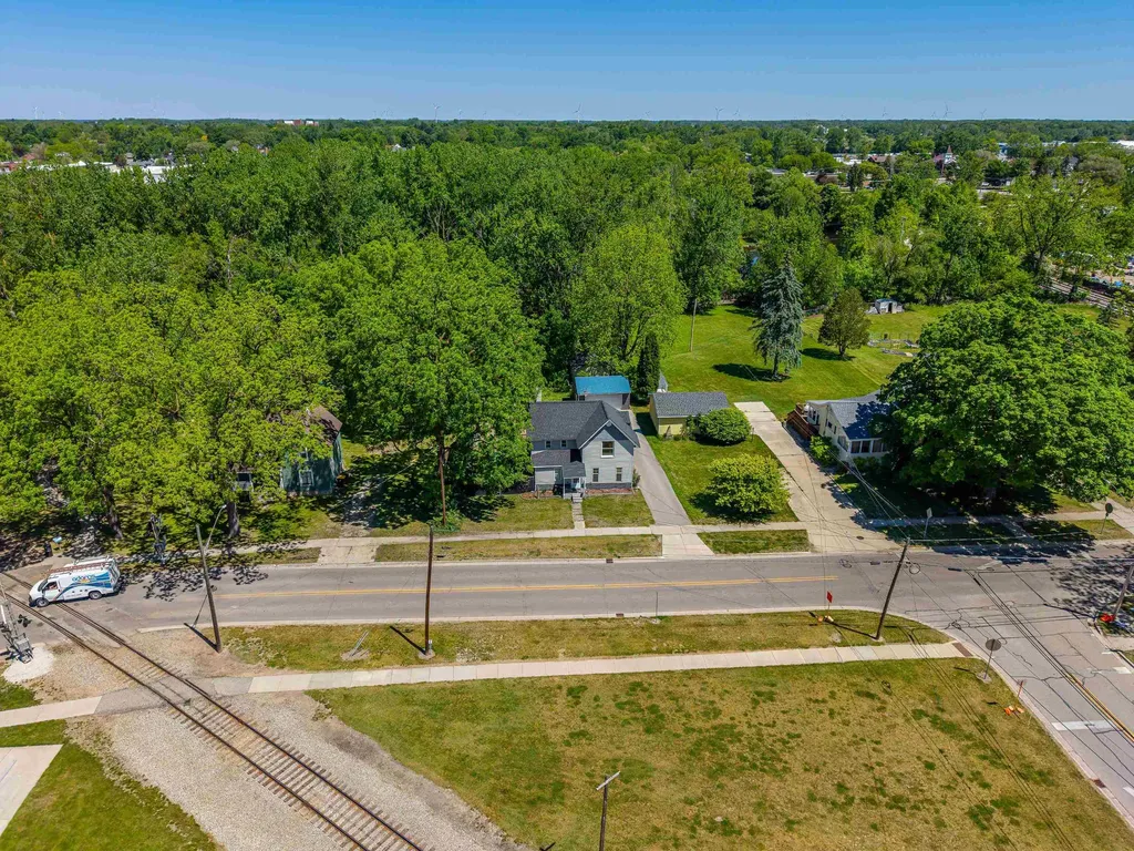 329 Ely Street Alma City MI 48801