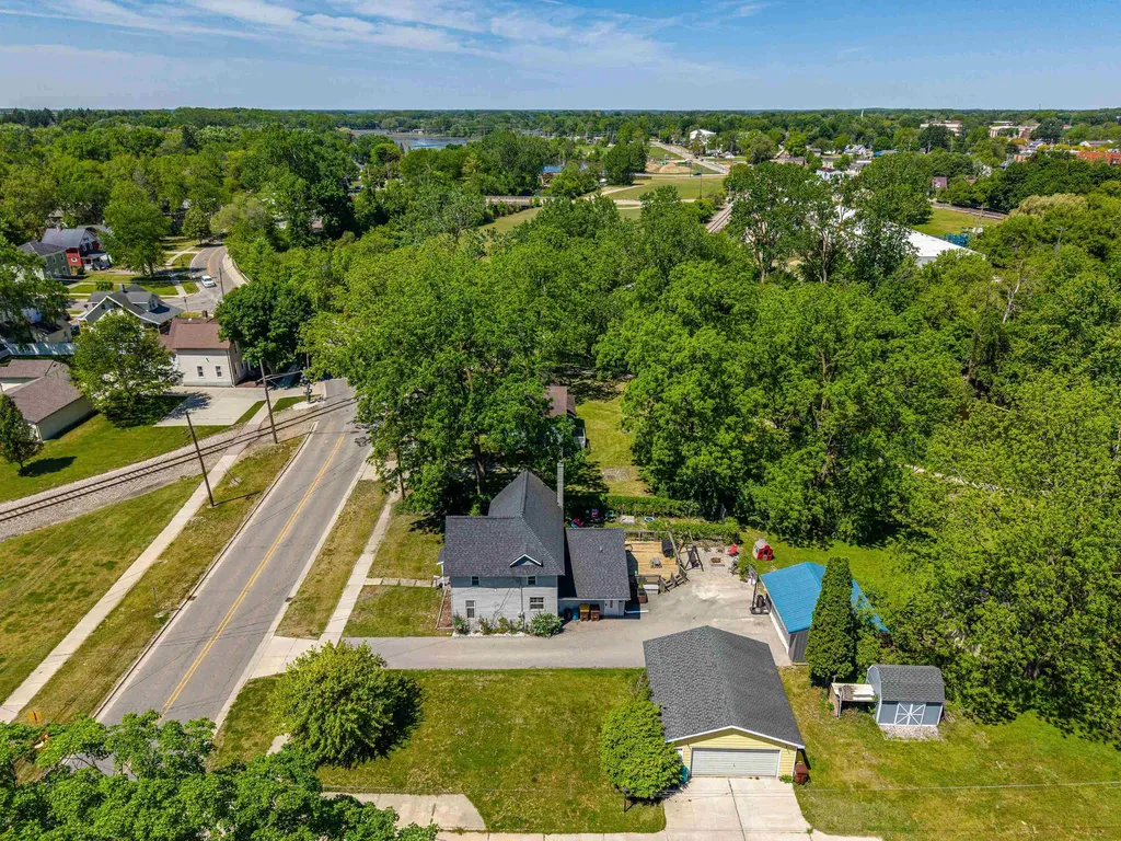 329 Ely Street Alma City MI 48801