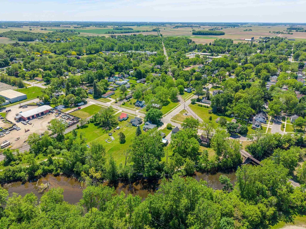329 Ely Street Alma City MI 48801