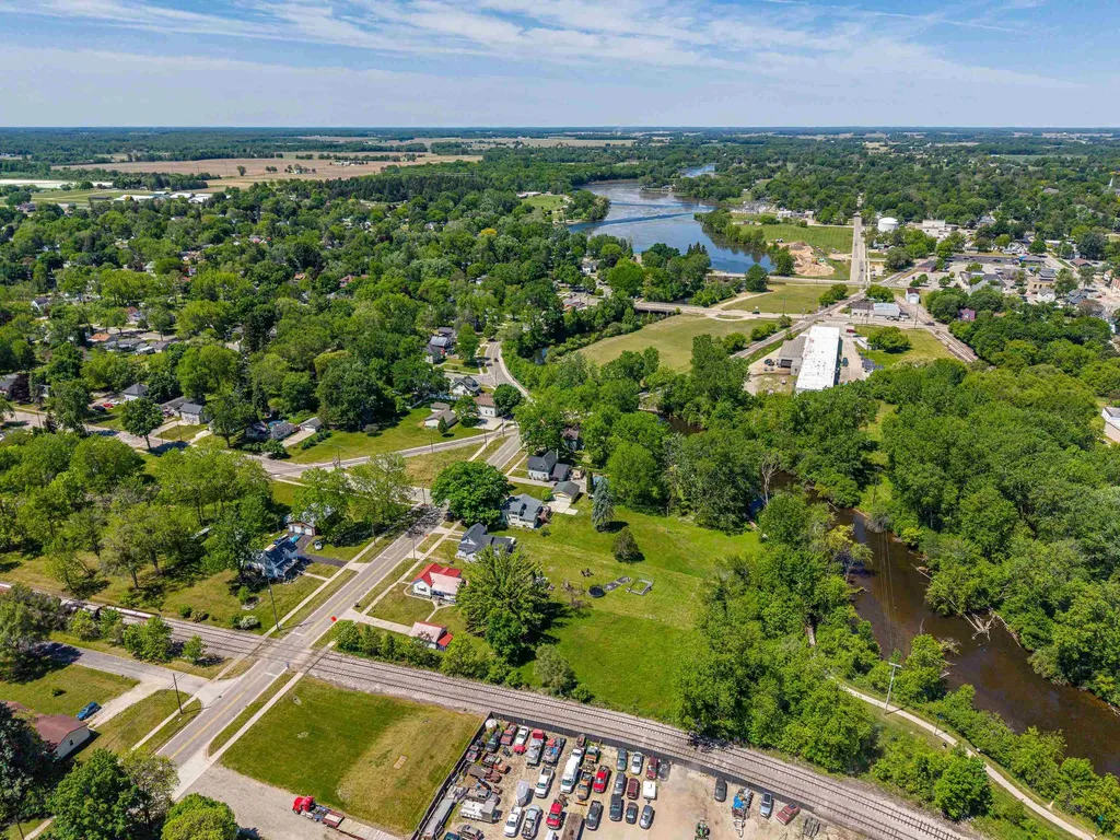 329 Ely Street Alma City MI 48801