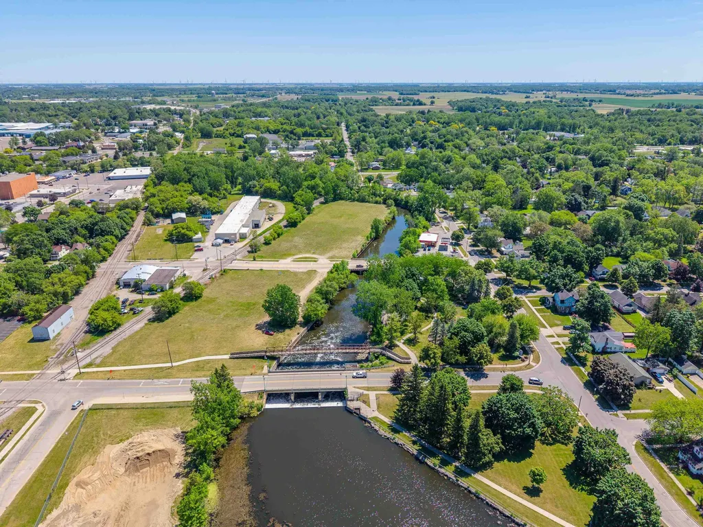 329 Ely Street Alma City MI 48801