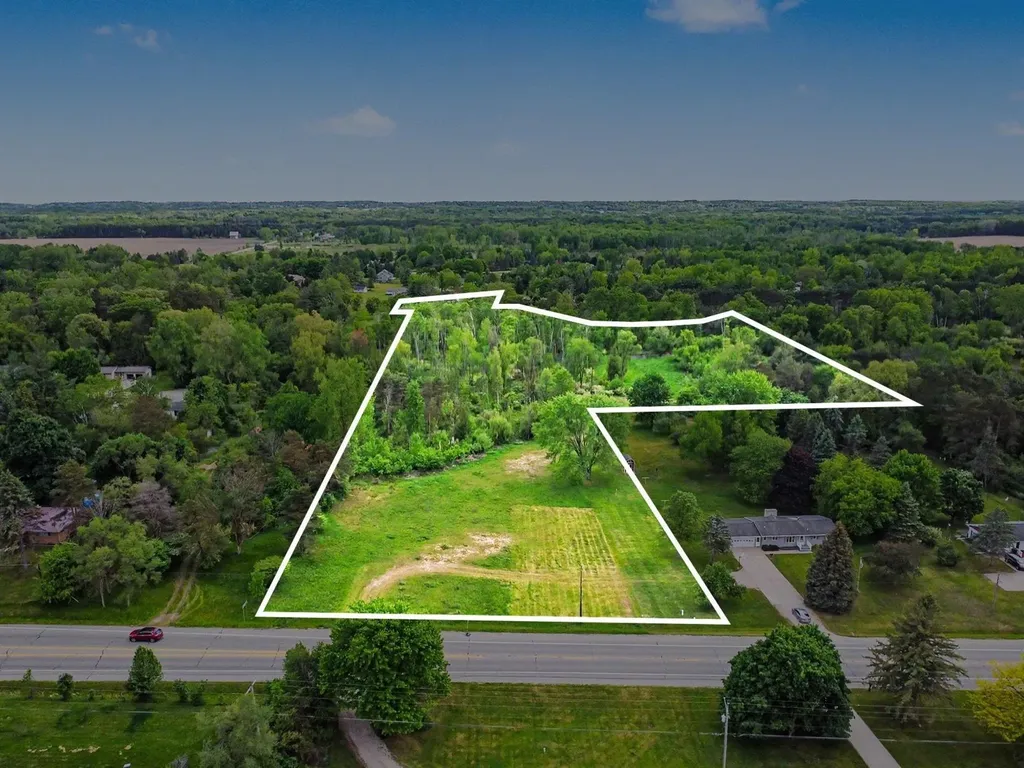 305 W Remus Road Deerfield Township MI 48858