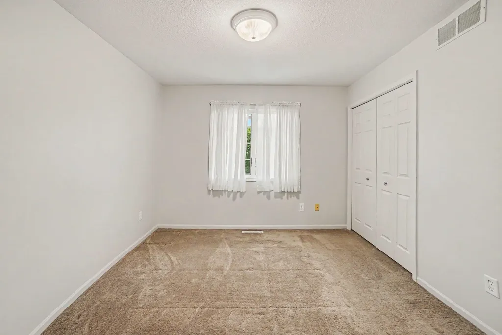 1527 E Gaylord Street Mt. Pleasant City MI 48858