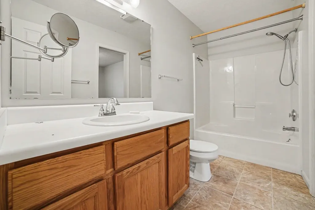 1527 E Gaylord Street Mt. Pleasant City MI 48858