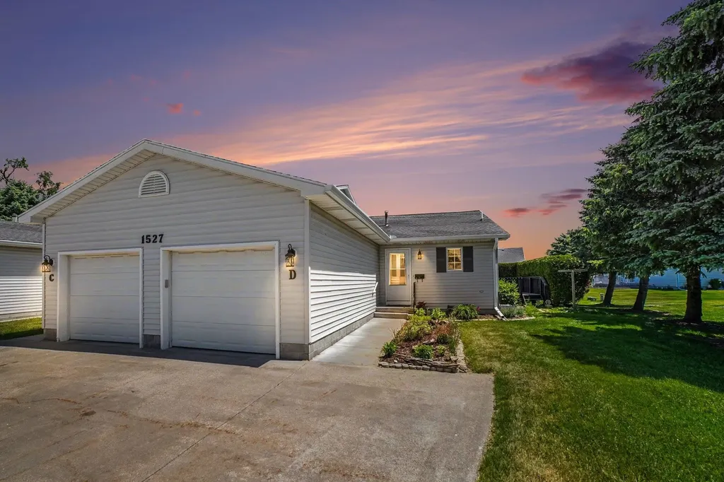 1527 E Gaylord Street Mt. Pleasant City MI 48858