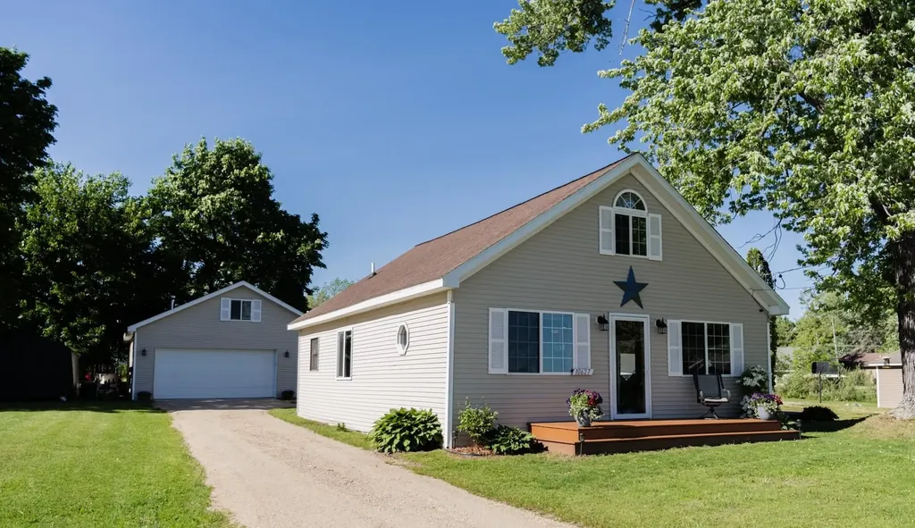 10627 Lake Street Chippewa Township MI 49320