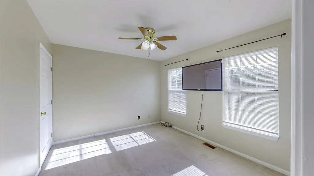 915 Deer Run Union Charter Township MI 48858