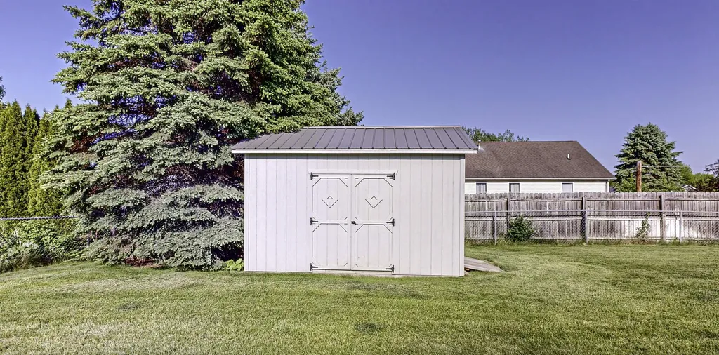 915 Deer Run Union Charter Township MI 48858