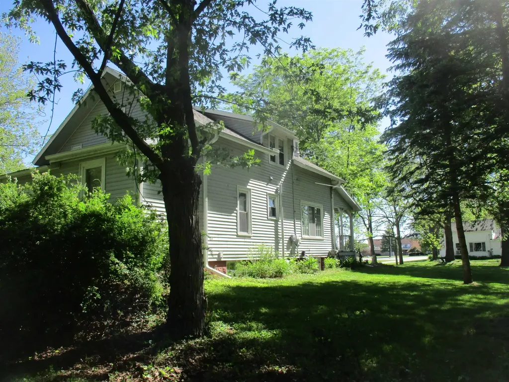 621 Wright Street Breckenridge Village MI 48615
