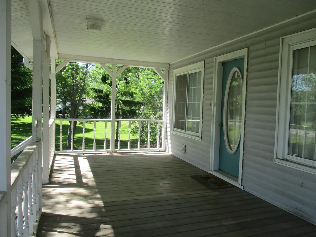 621 Wright Street Breckenridge Village MI 48615