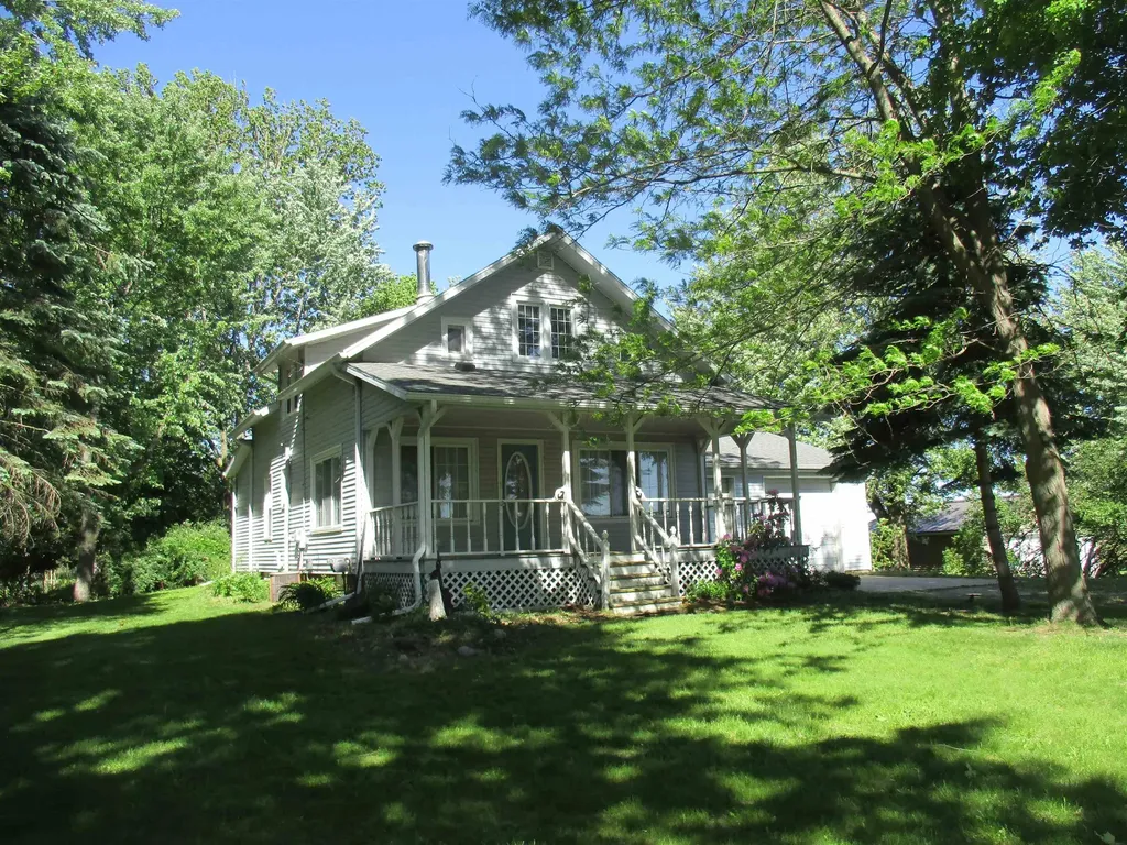 621 Wright Street Breckenridge Village MI 48615