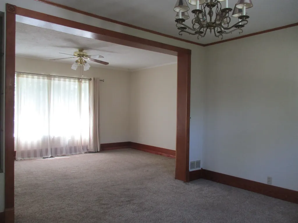 621 Wright Street Breckenridge Village MI 48615