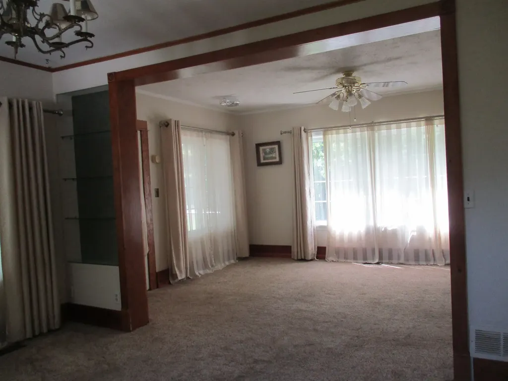 621 Wright Street Breckenridge Village MI 48615